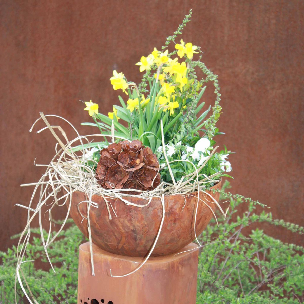 Rost Gartendeko Säule mit Pusteblumen mit Schale | Vintage Deko Blumensäule